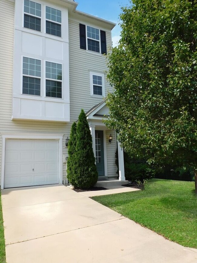 Primary Photo - Pet Friendly 3 level End Unit Town Home wi...