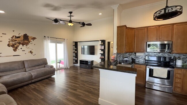 Building Photo - $2,995.00 - 3 Beds / 2 Baths, no deposit option available!