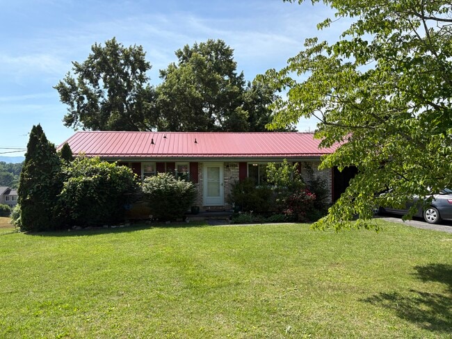 Building Photo - 1406 Valley View Dr
