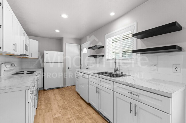 Building Photo - 1402 S Jefferson St