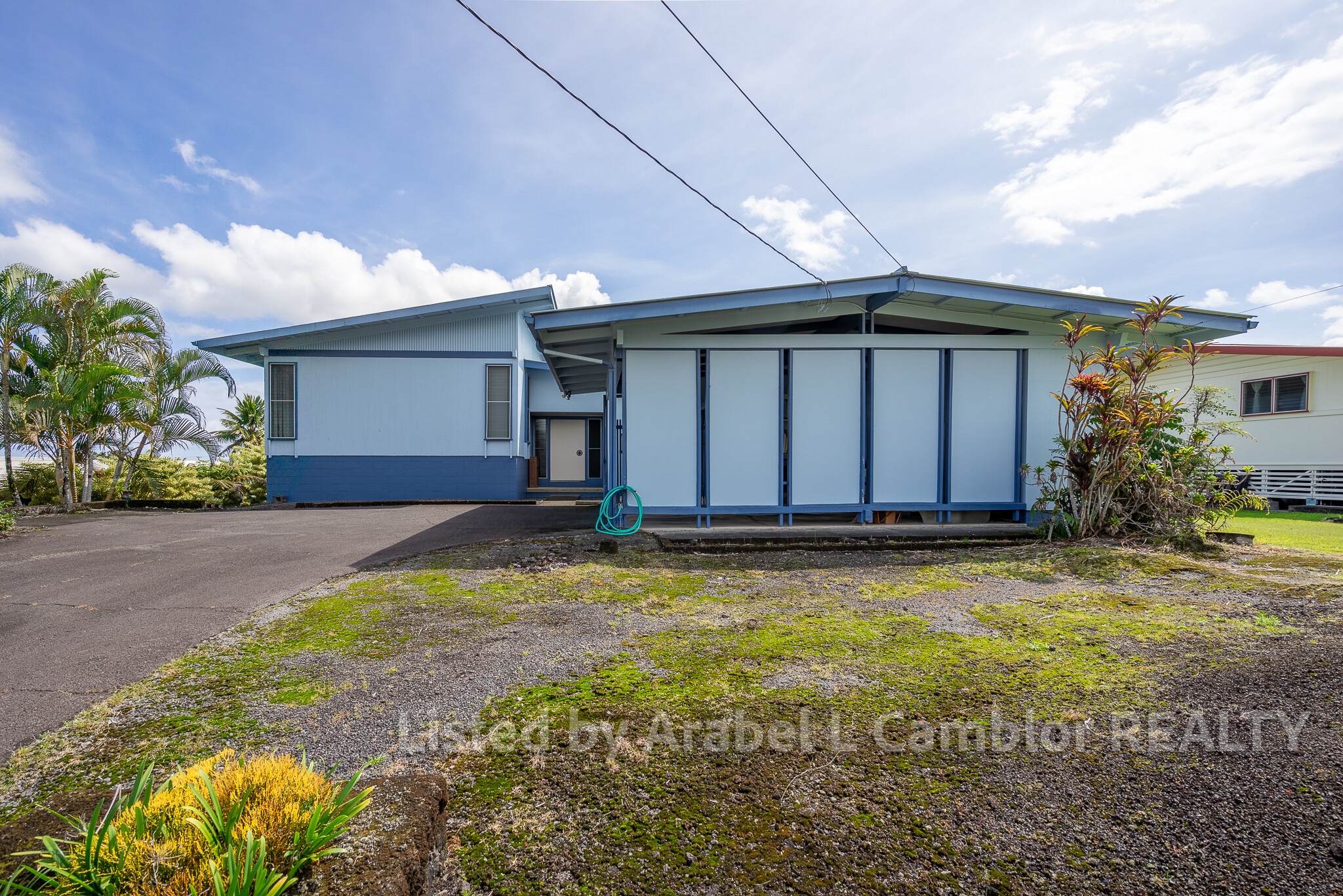 Building Photo - 129 Kapualani St