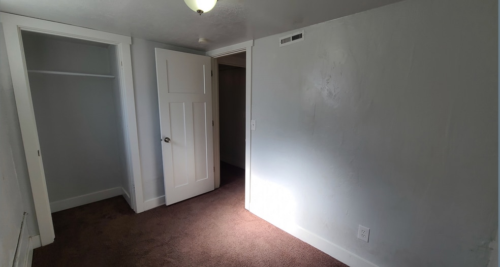 Building Photo - 848 N 600 W
