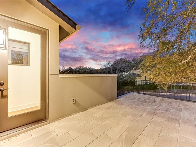 Building Photo - 2401 Trailside Dr
