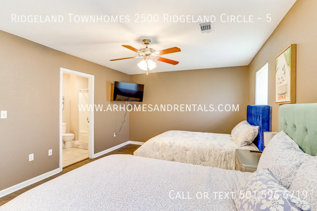 Building Photo - Ridgeland Townhomes | 2 Bed | 2.5 Bath