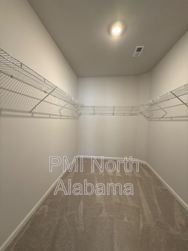 Building Photo - 280 Shangrila Wy