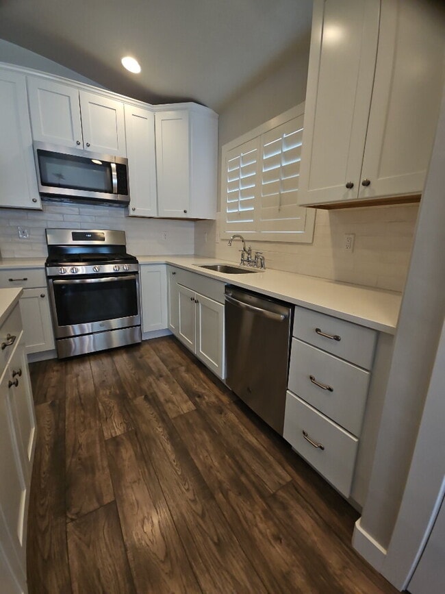 Building Photo - Charming East Provo Home with Scenic Views...