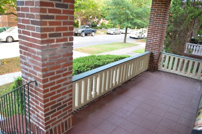 Building Photo - 621 W Princess Anne Rd