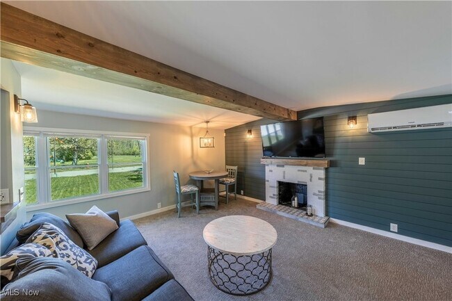 Building Photo - 99 Smith St