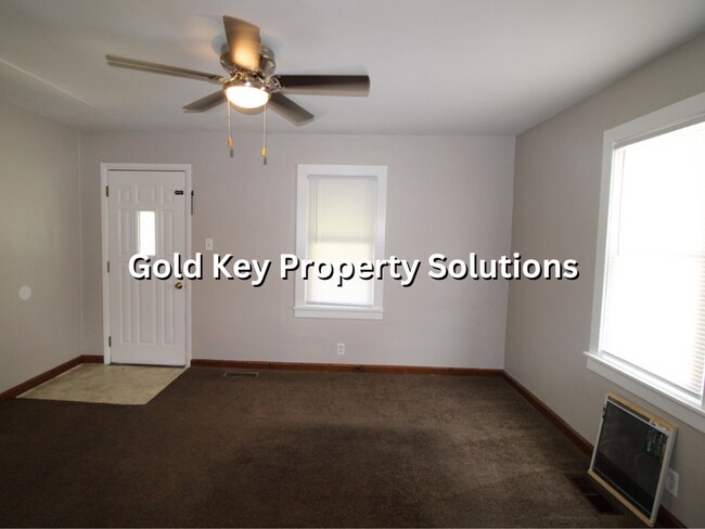 Building Photo - 3 BR 1 BA House in Meadowbrook Area with G...