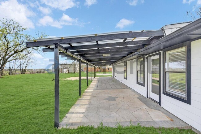 Building Photo - 2404 TX-289