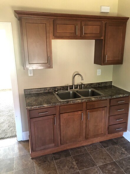 Building Photo - 1036 E Land Pl