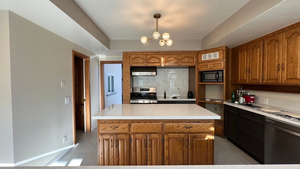 Building Photo - 2911 Hawk Rd