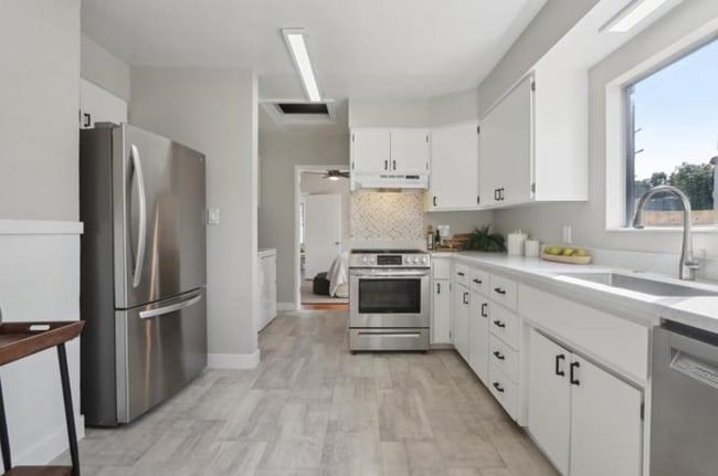 Building Photo - 536 S Frances St