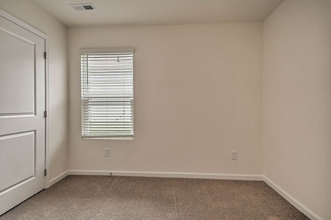 Building Photo - 416 Arrowhead Dr
