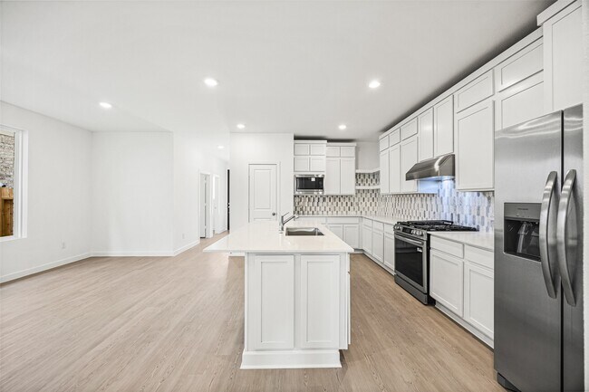 Building Photo - 5822 Majestic Sky Dr