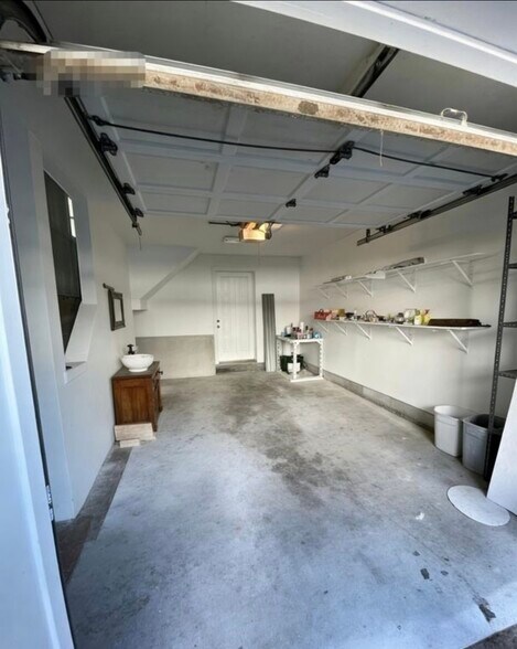 Building Photo - 30 Winchester Ave