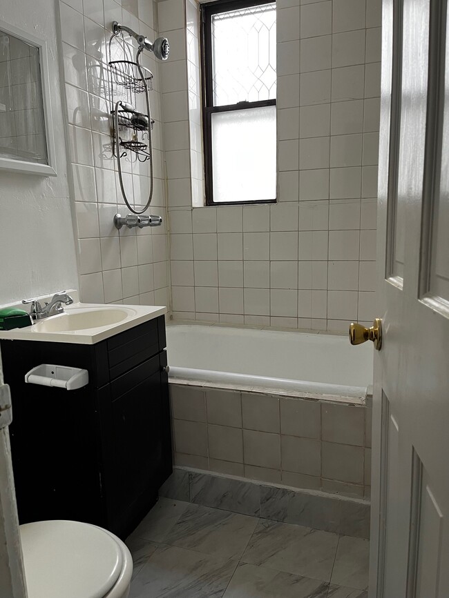 Bathroom - 140 Carlton Ave