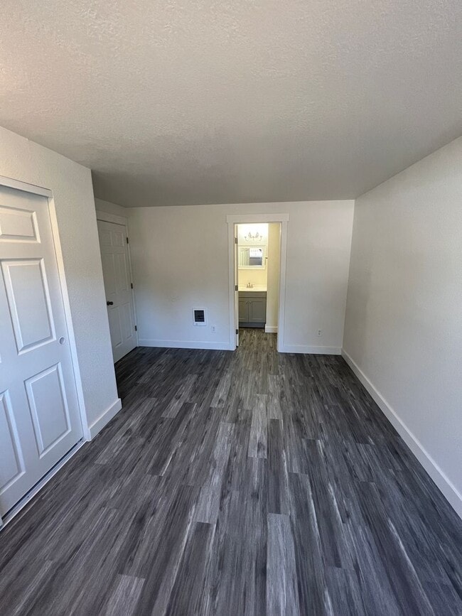 Building Photo - 3648 SE 108th Ave