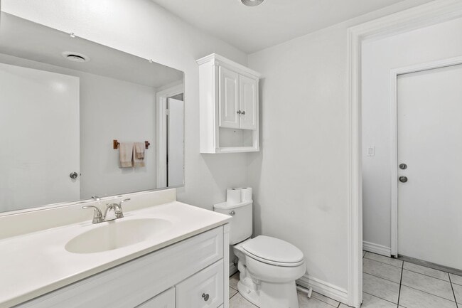 Building Photo - Spacious Detached Home with Private Patio in Prime Tustin Community