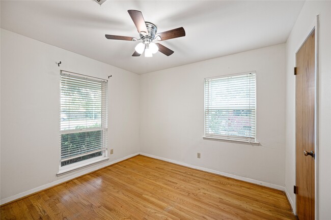 Building Photo - 8110 Bob White Dr