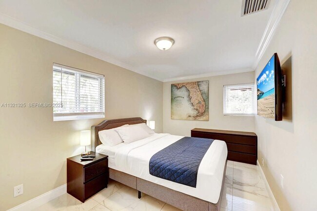 Building Photo - 1020 N 13th Terrace