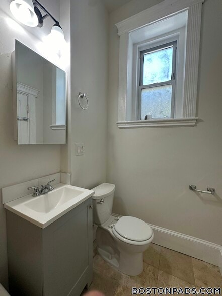 Building Photo - 38 Hemenway St