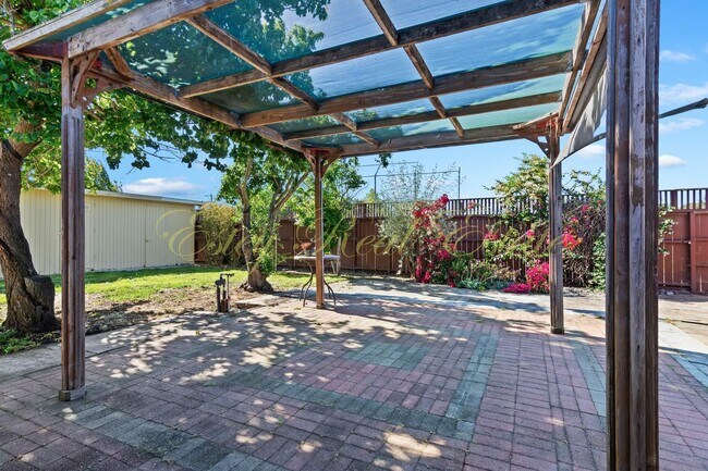 Building Photo - American Canyon Single Story Home!