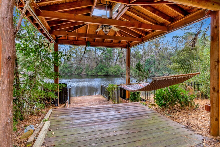 Building Photo - 11 Tillinghast Cir