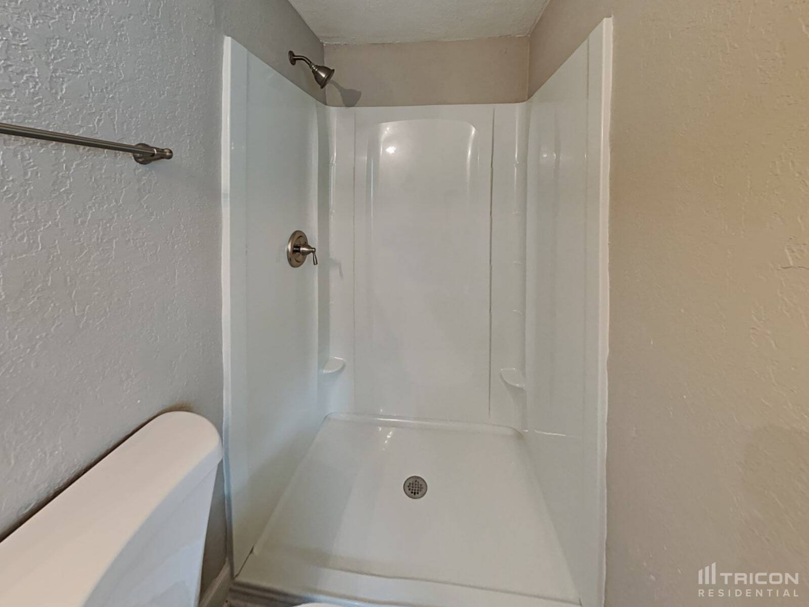 Building Photo - 15809 Fairfield Dr