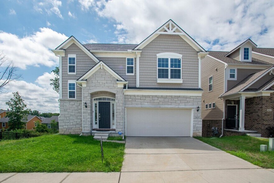 Building Photo - 2825 Dillon Dr