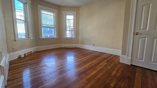 Building Photo - 86 Conwell Ave