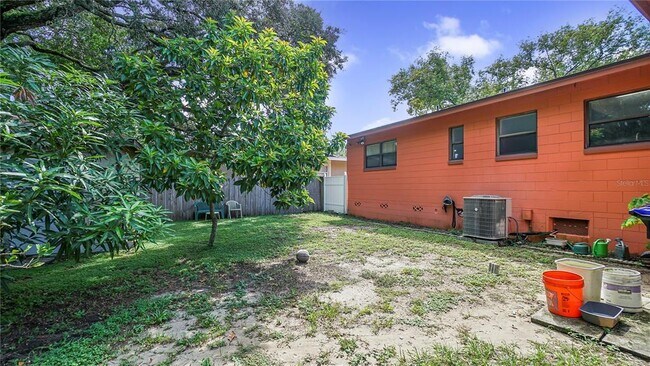 Building Photo - 5717 Lawndale Rd