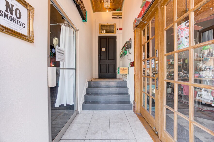 Building Photo - 117 W Harrison Ave