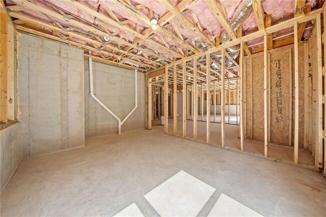 Building Photo - 4176 Shallowford Rd