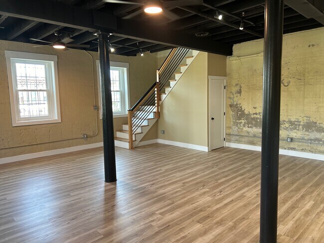 Building Photo - 60 Werner St