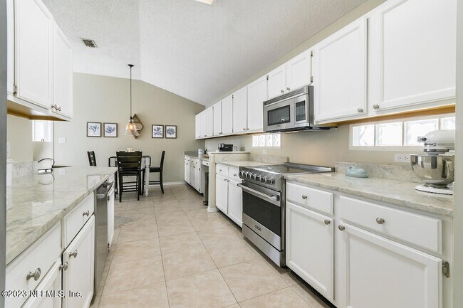 Building Photo - 114 Colombard Ct