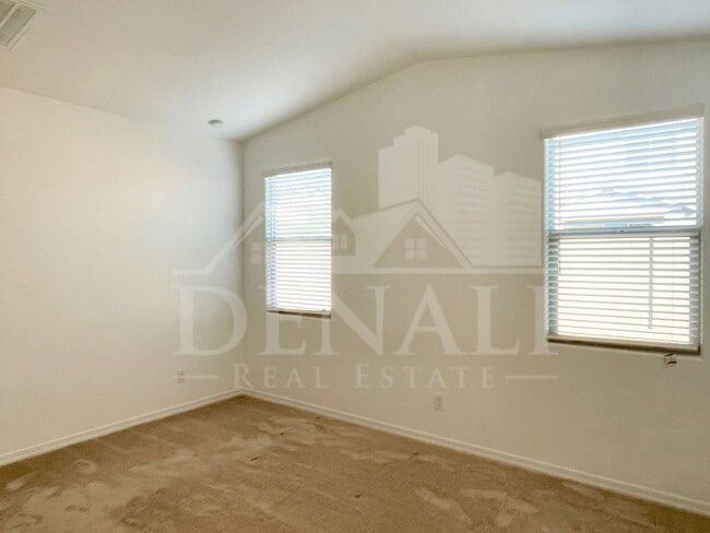 Building Photo - 7954 W Medlock Dr