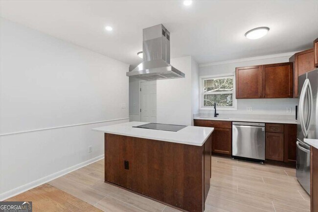 Building Photo - 2815 Carolyn Dr