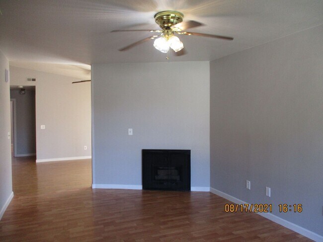Building Photo - 2718-2716 GRIZZLY HOLLOW WAY
