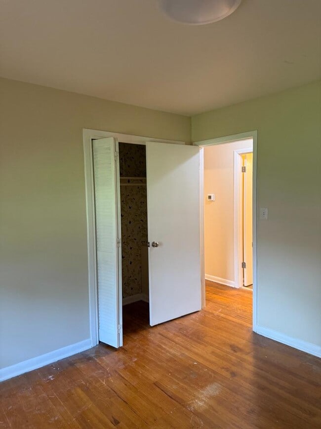 Building Photo - 217 Virginia Dr