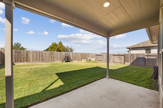 Building Photo - 329 Paso Fino Dr