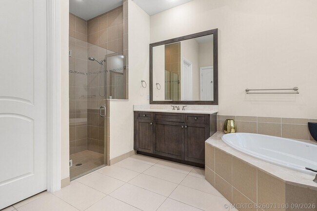 Building Photo - 12121 Sunnydale Dr