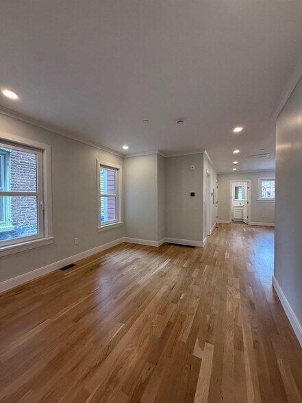 Building Photo - 37 Gore St