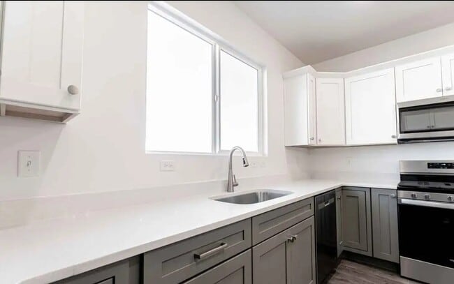 Building Photo - 3770 970 N