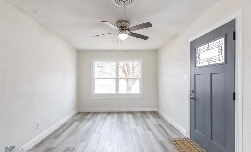 Building Photo - 1433 Park Ave