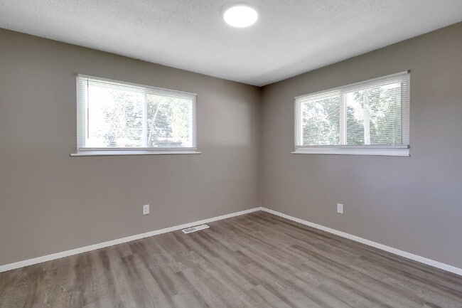 Building Photo - "Charming 4-Bed, 2-Bath Florissant Home wi...