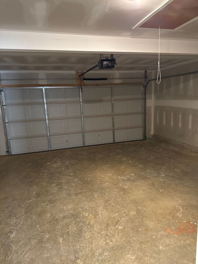 Building Photo - *48 Hour Look & Lease Bonus!* Three Bedroom | Two Bath Home in Deer Brook Crossing