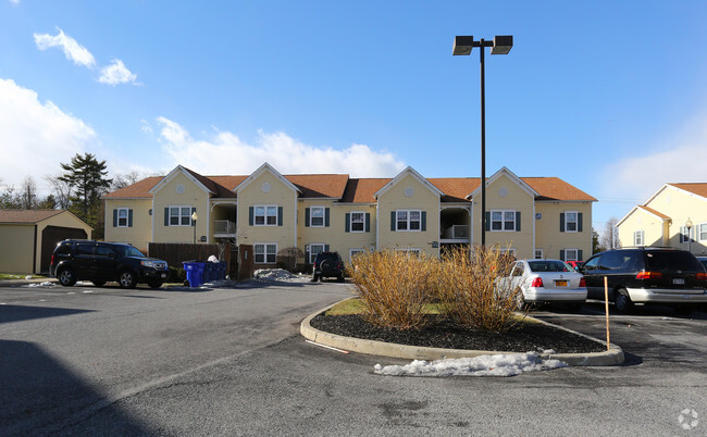 Spring Manor - 600 Spring Manor Cir Poughkeepsie NY 12601 | Apartment ...