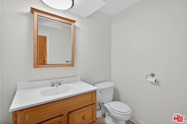 Building Photo - 394 Miraleste Dr
