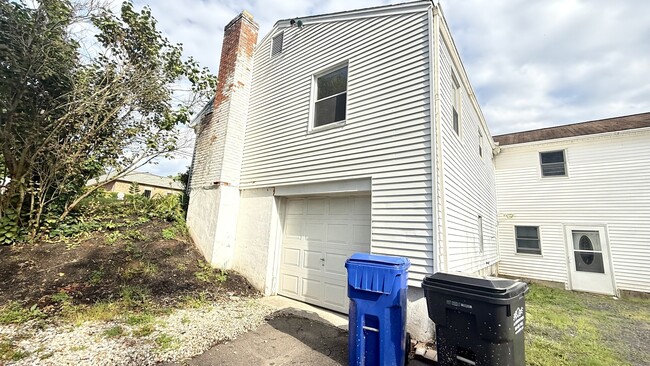 Building Photo - 1519 Sullivan Ave